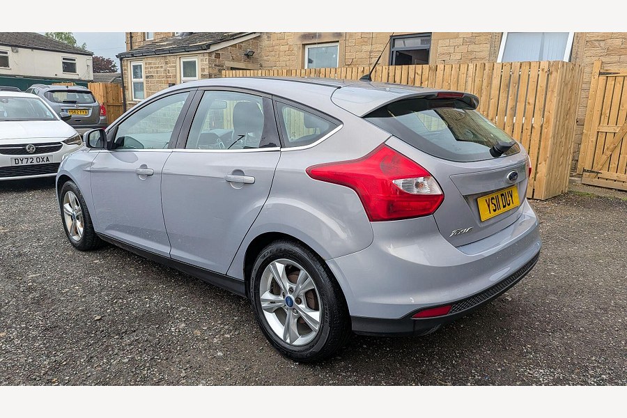 2011 Ford Focus photo 11