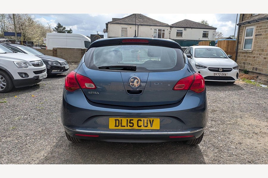 2015 Vauxhall Astra photo 14