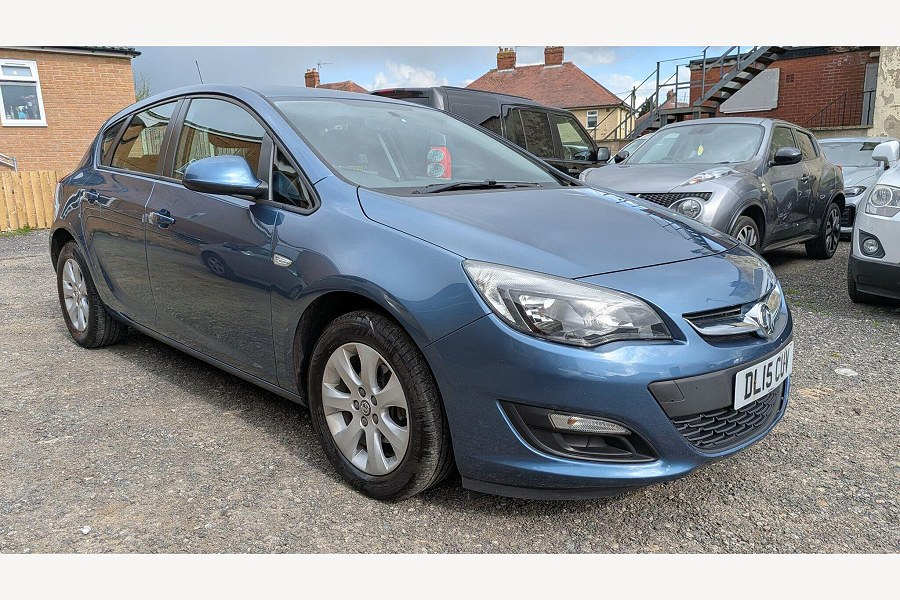 2015 Vauxhall Astra photo 3