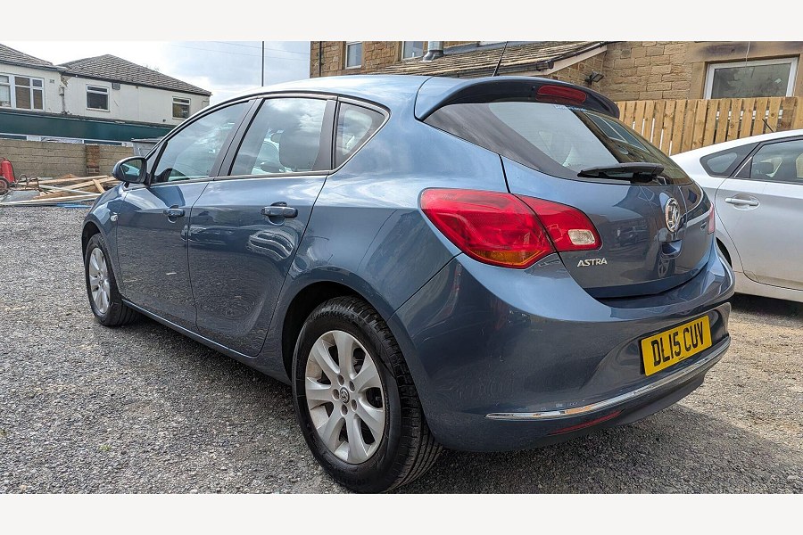 2015 Vauxhall Astra photo 12