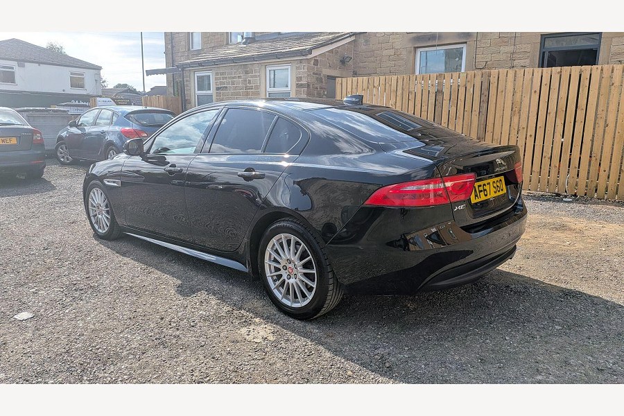 2017 Jaguar XE photo 11