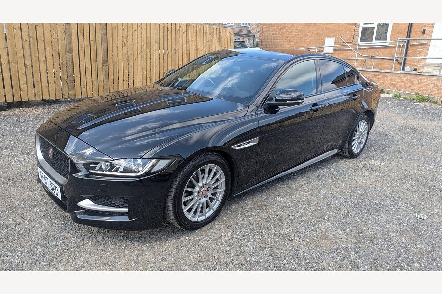 2017 Jaguar XE photo 7