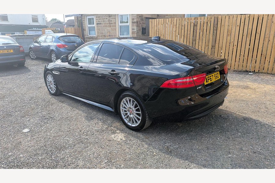 2017 Jaguar XE photo 10
