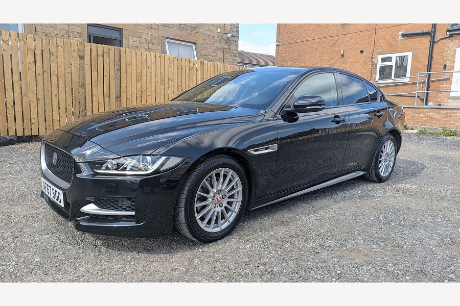 2017 Jaguar XE photo 9
