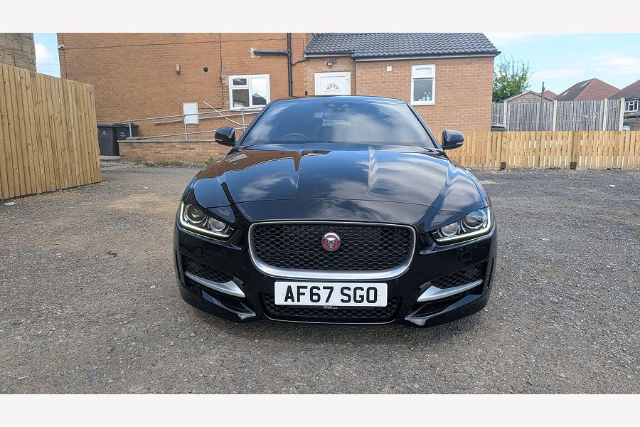 2017 Jaguar XE photo 6
