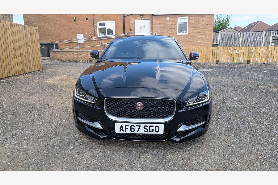 2017 Jaguar XE photo 5