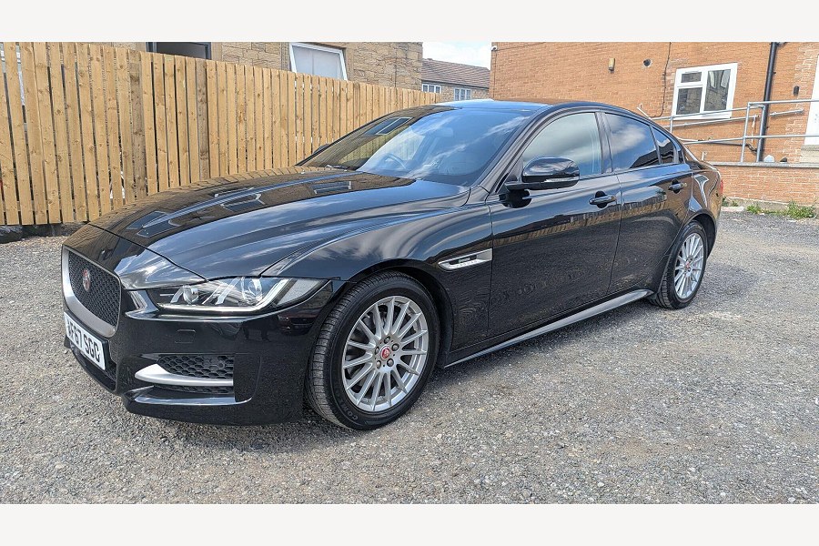 2017 Jaguar XE photo 8