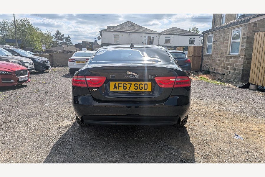 2017 Jaguar XE photo 14
