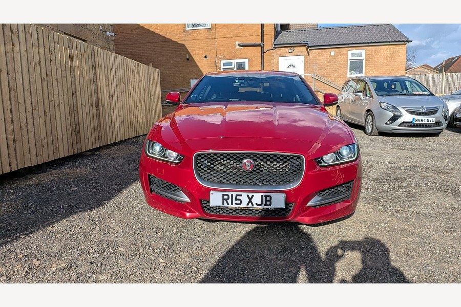 2017 Jaguar XE photo 6