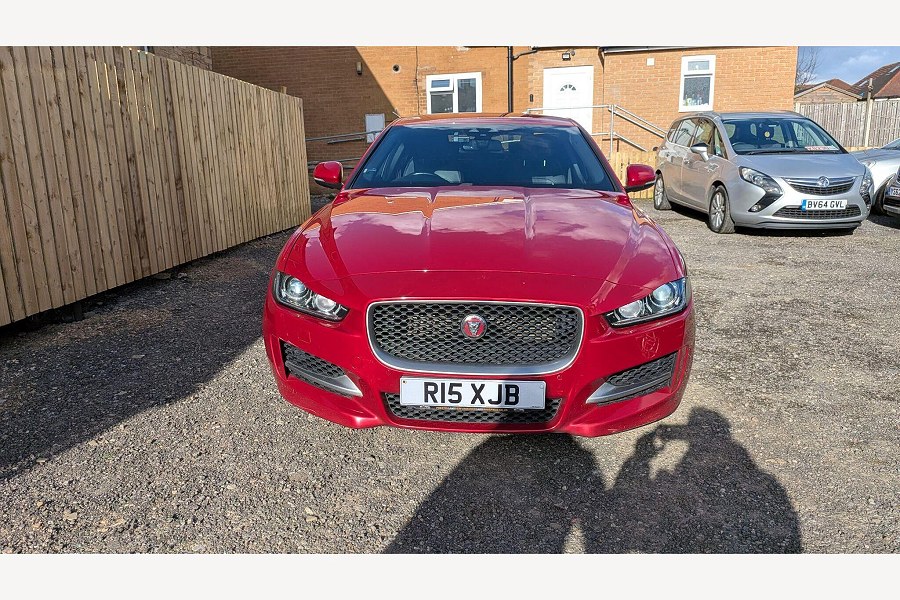 2017 Jaguar XE photo 5