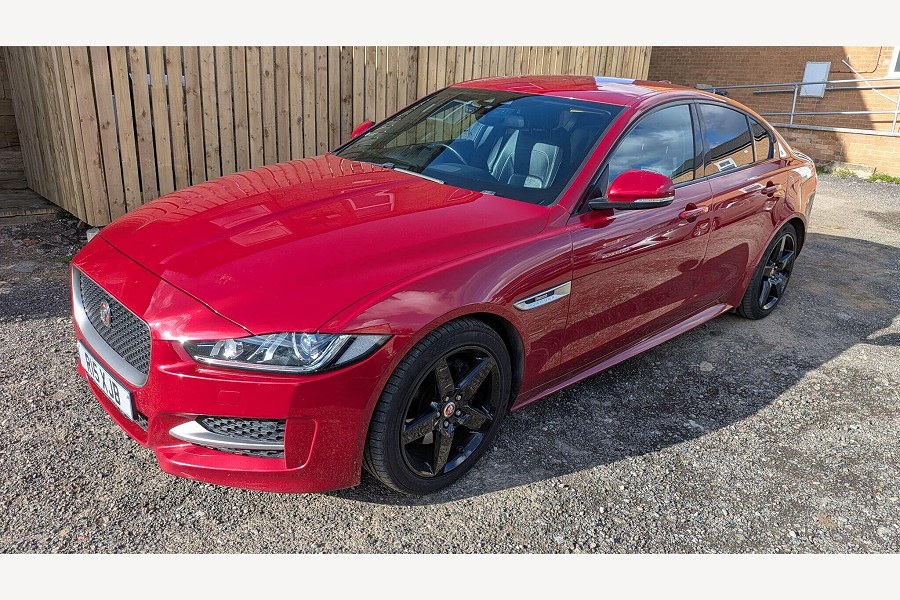 2017 Jaguar XE photo 7