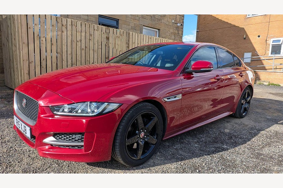 2017 Jaguar XE photo 9
