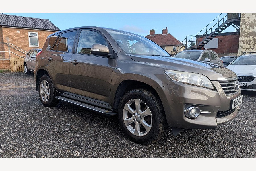 2011 Toyota RAV4 photo 6