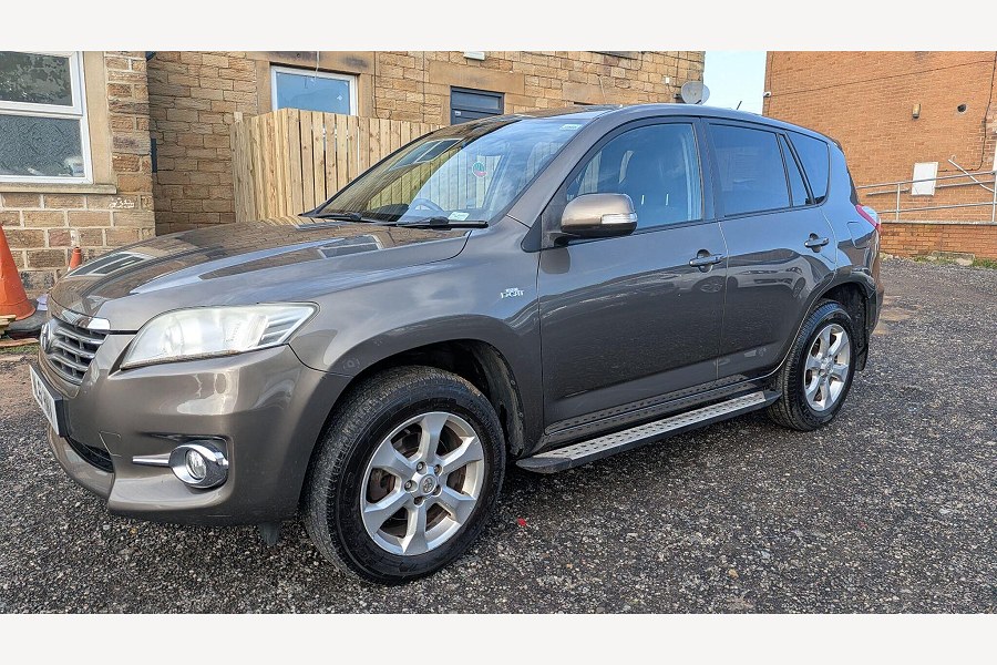2011 Toyota RAV4 photo 9