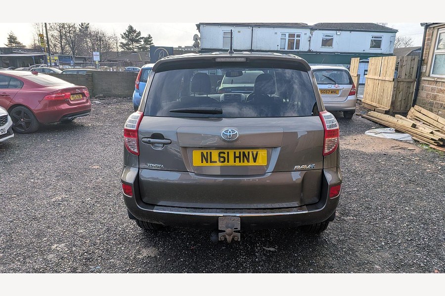 2011 Toyota RAV4 photo 13