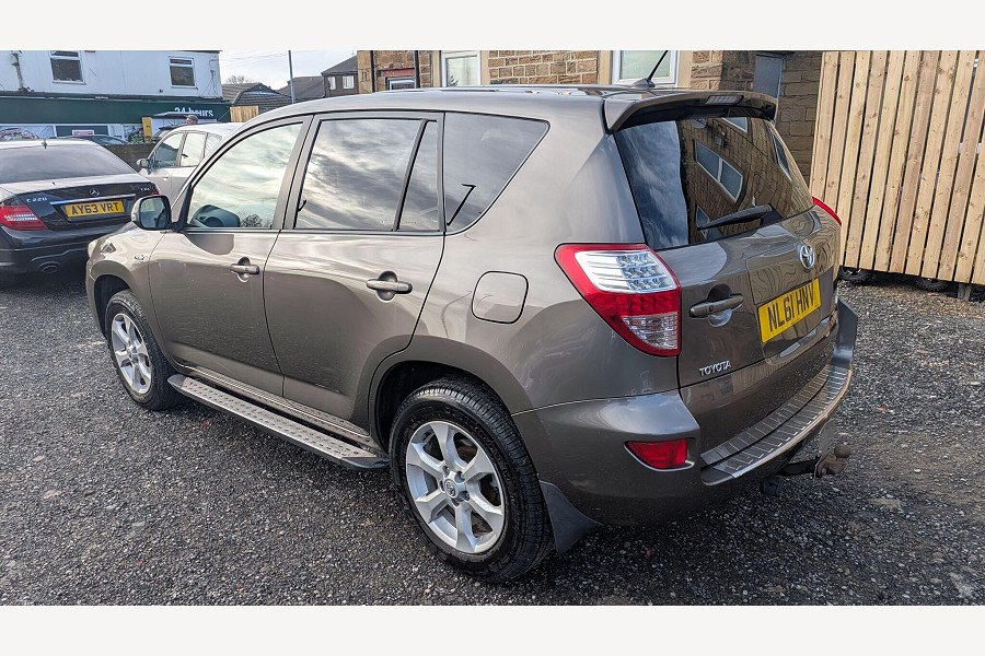 2011 Toyota RAV4 photo 4