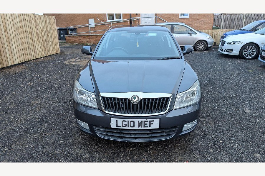 Skoda Octavia photo 2