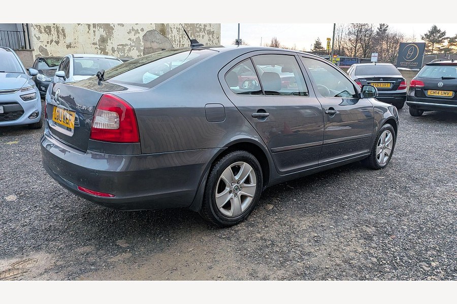 2010 Skoda Octavia photo 14