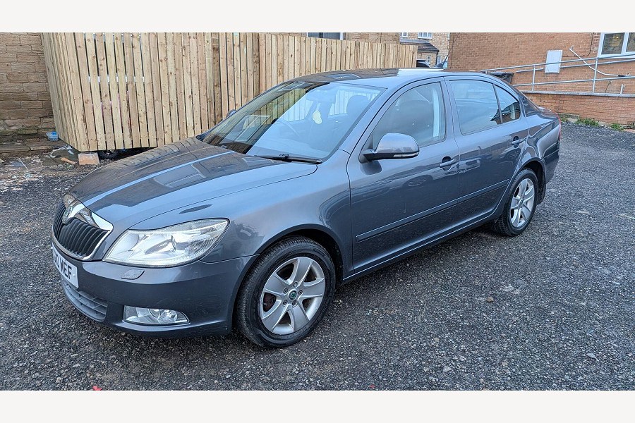2010 Skoda Octavia photo 3