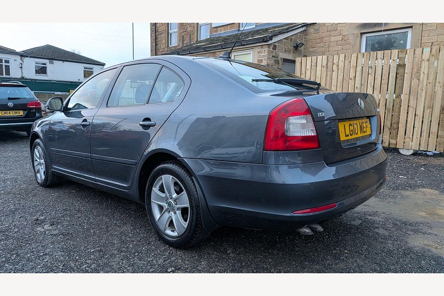 2010 Skoda Octavia photo 12