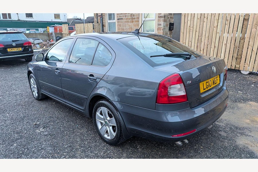 2010 Skoda Octavia photo 4
