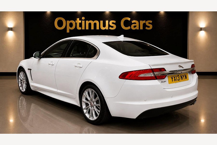 2013 Jaguar XF photo 10