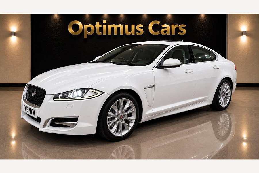 2013 Jaguar XF photo 9