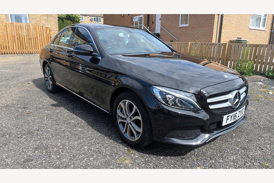 Mercedes-Benz C Class photo 2