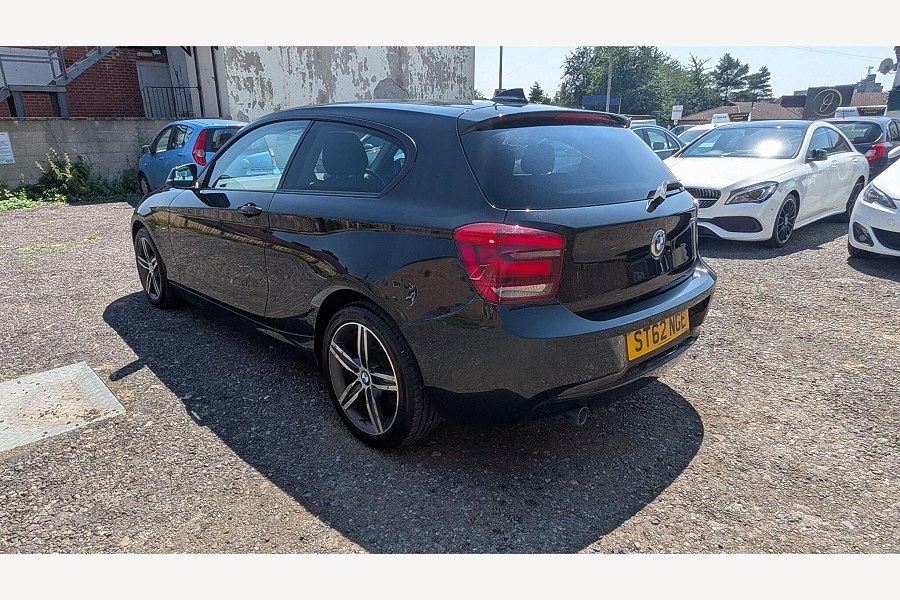 2012 BMW 1 Series photo 11