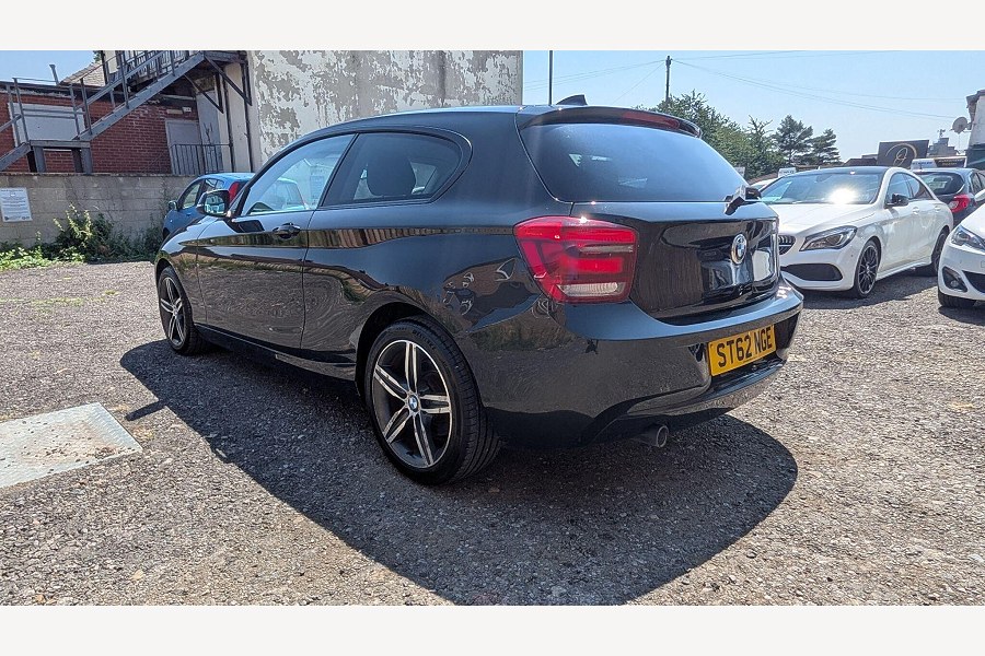 2012 BMW 1 Series photo 12