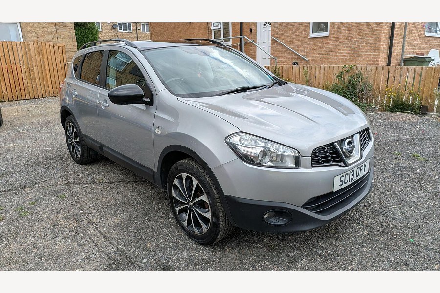 2013 Nissan Qashqai photo 1