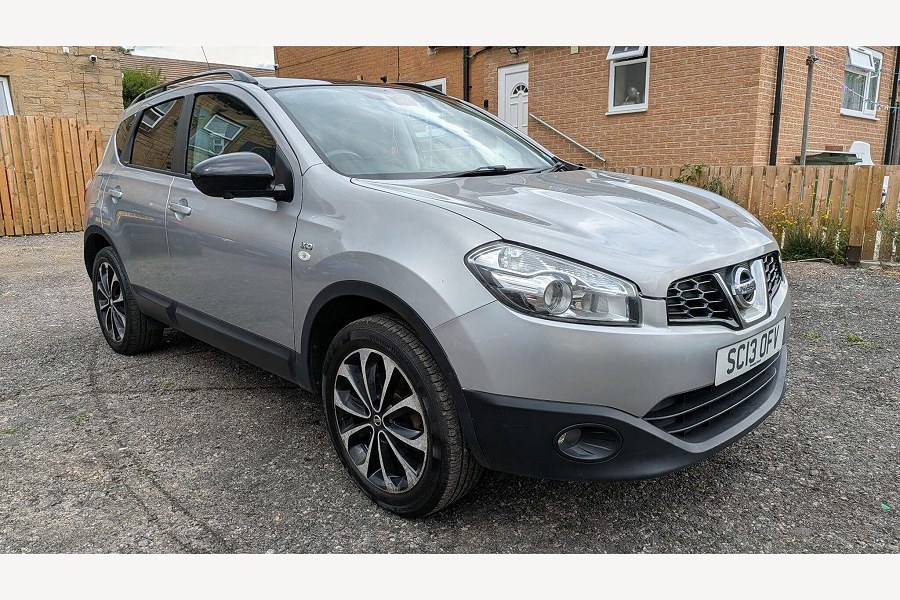 2013 Nissan Qashqai photo 2