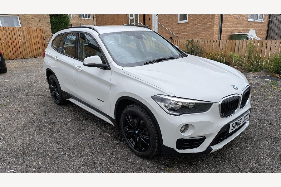 2016 BMW X1 photo 1