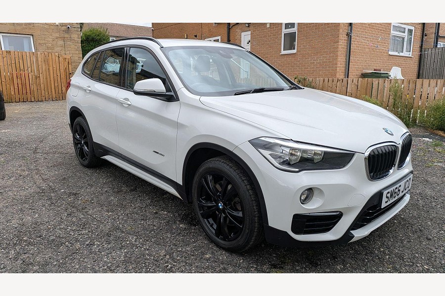 2016 BMW X1 photo 2