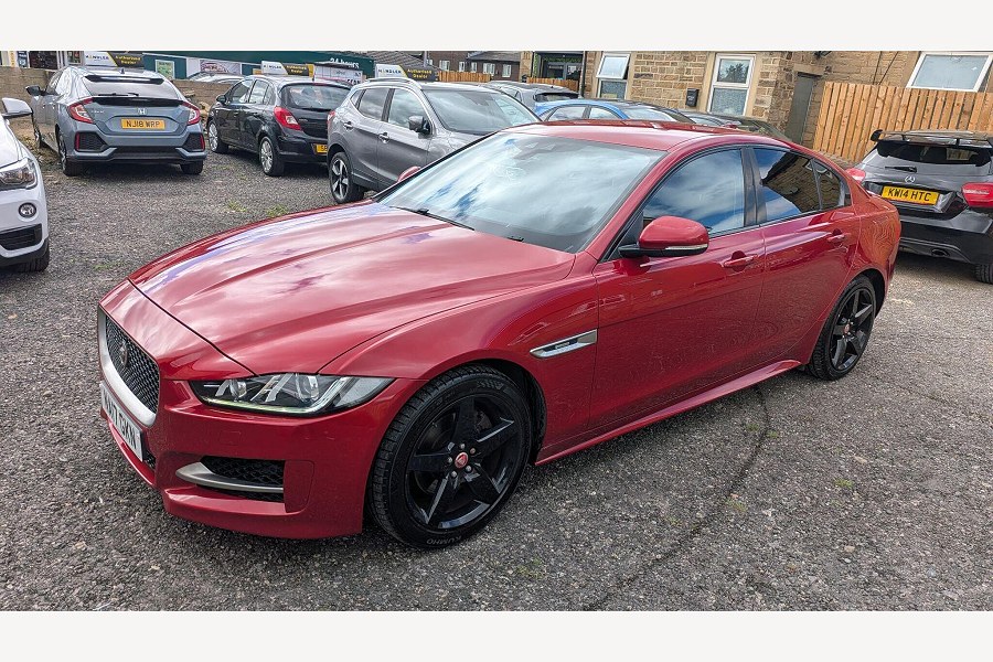 2017 Jaguar XE photo 7