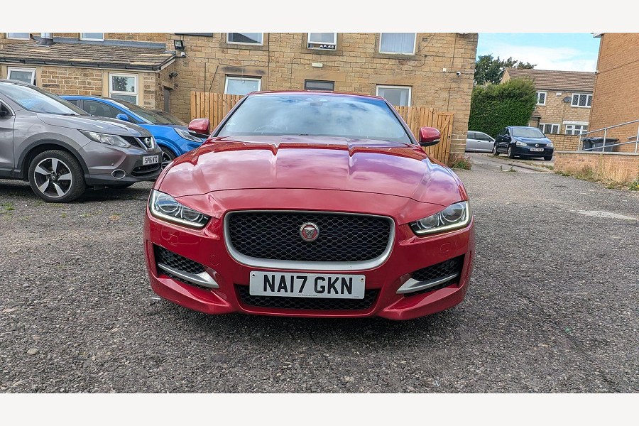 2017 Jaguar XE photo 6