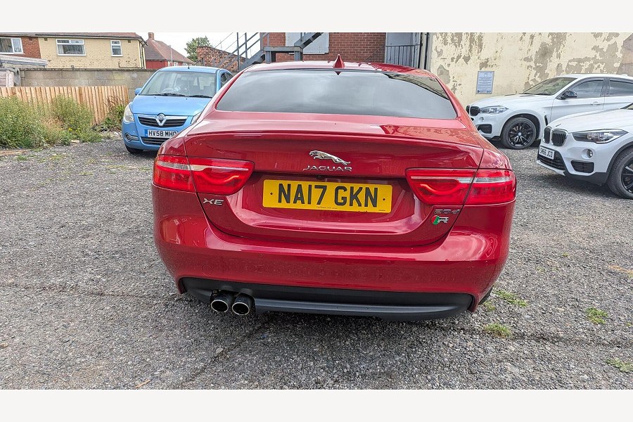 2017 Jaguar XE photo 14