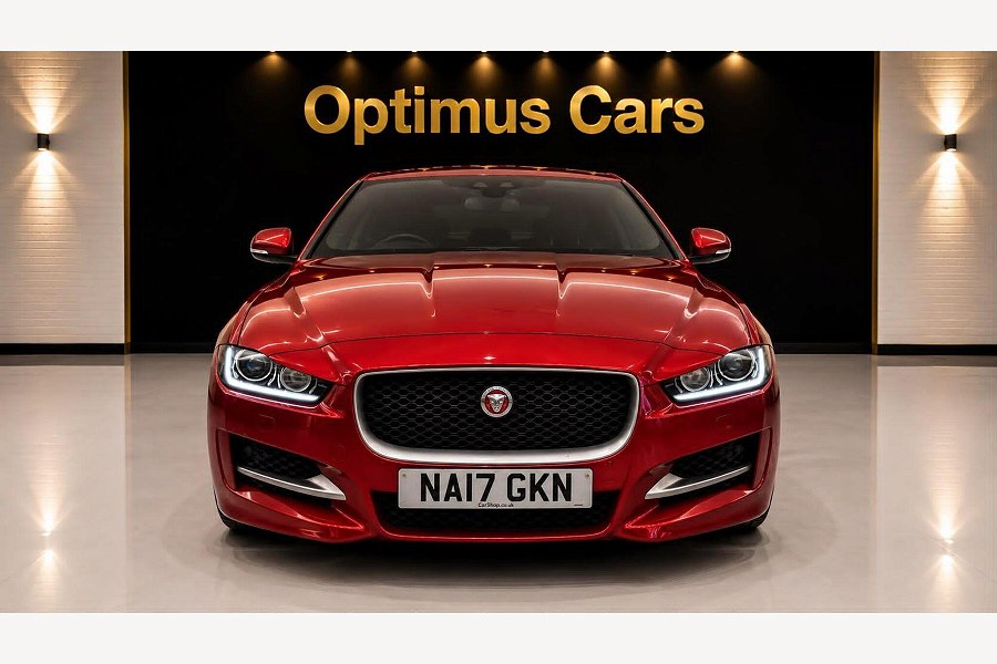 2017 Jaguar XE photo 4