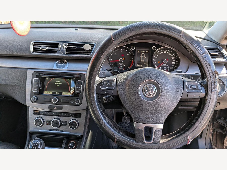 2014 Volkswagen Passat photo 13