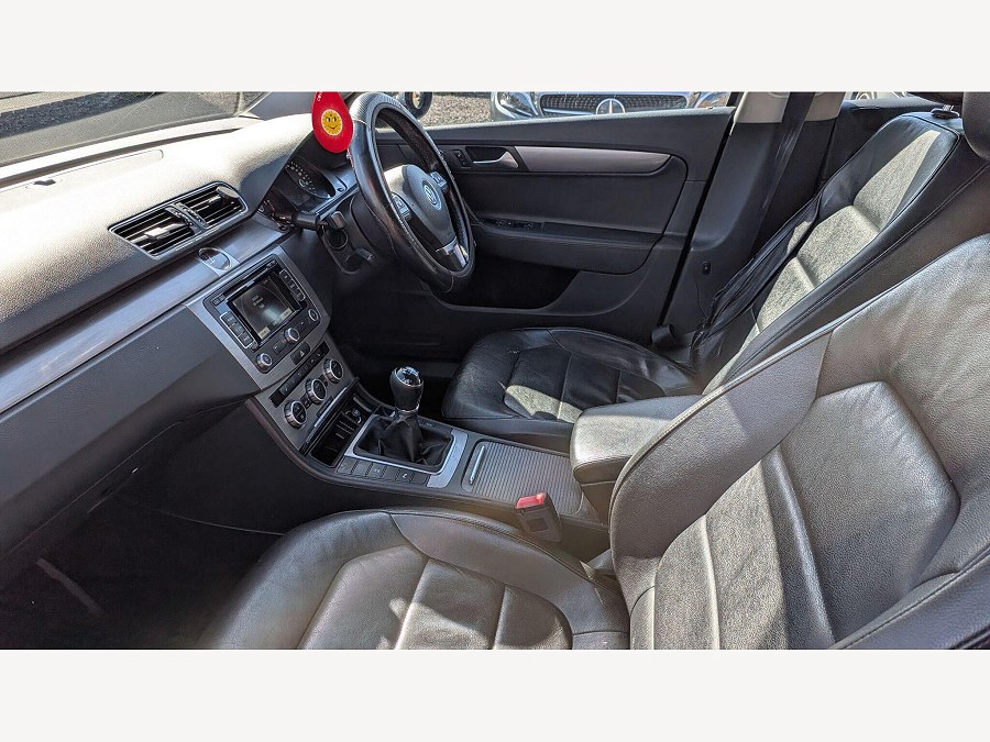 2014 Volkswagen Passat photo 9
