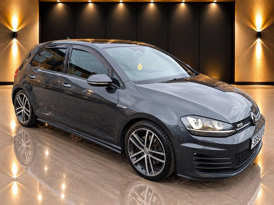 2016 Volkswagen Golf photo 3