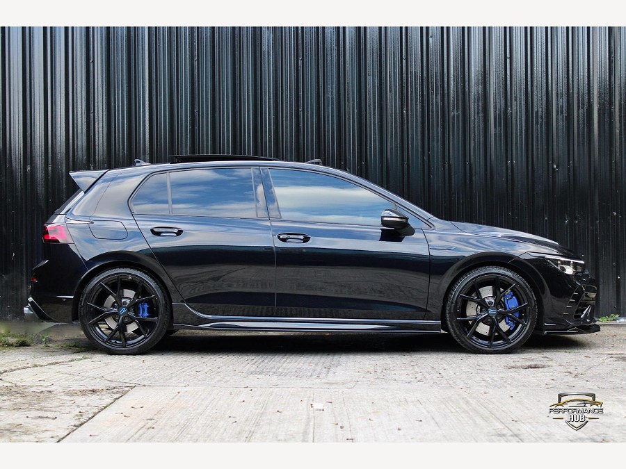 2023 Volkswagen Golf photo 3