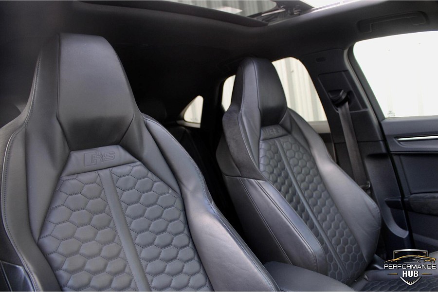 2020 Audi RS Q3 photo 6