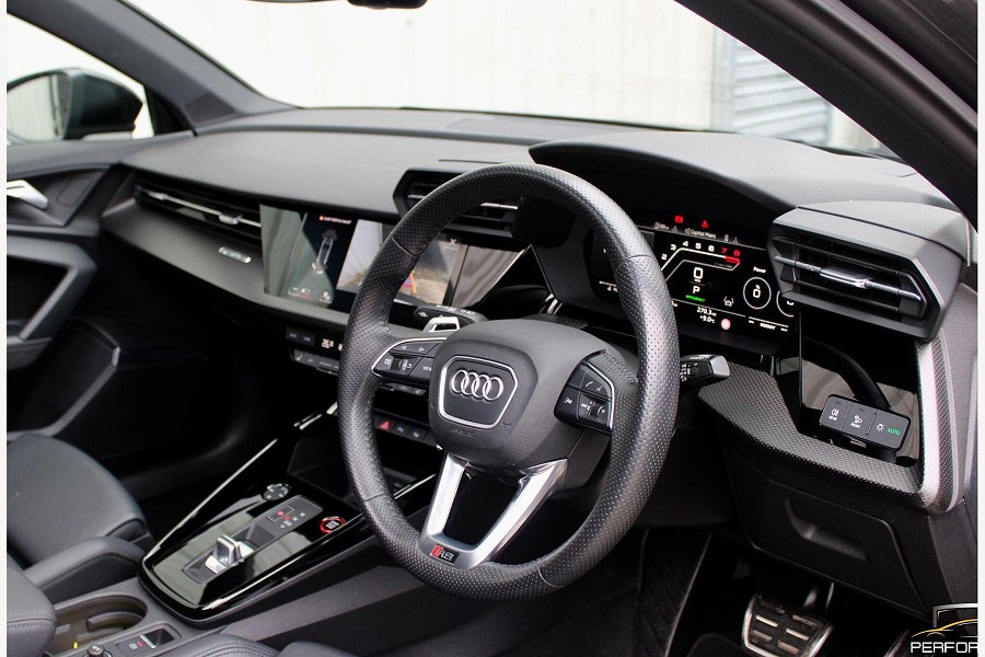 2022 Audi RS3 photo 7