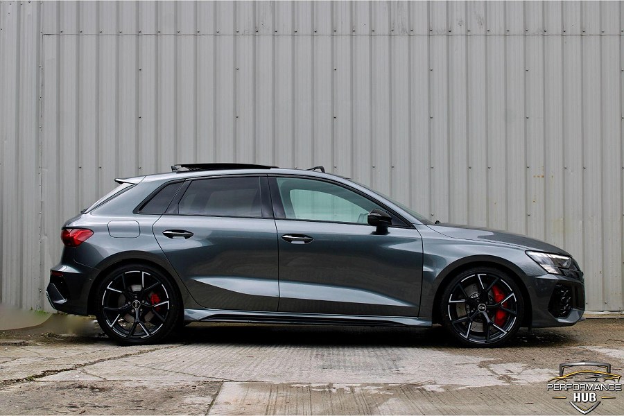2022 Audi RS3 photo 3