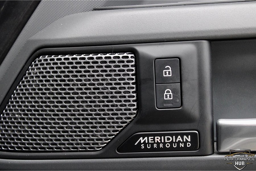 2023 Land Rover Defender 110 photo 11