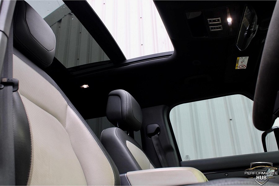 2023 Land Rover Defender 110 photo 8