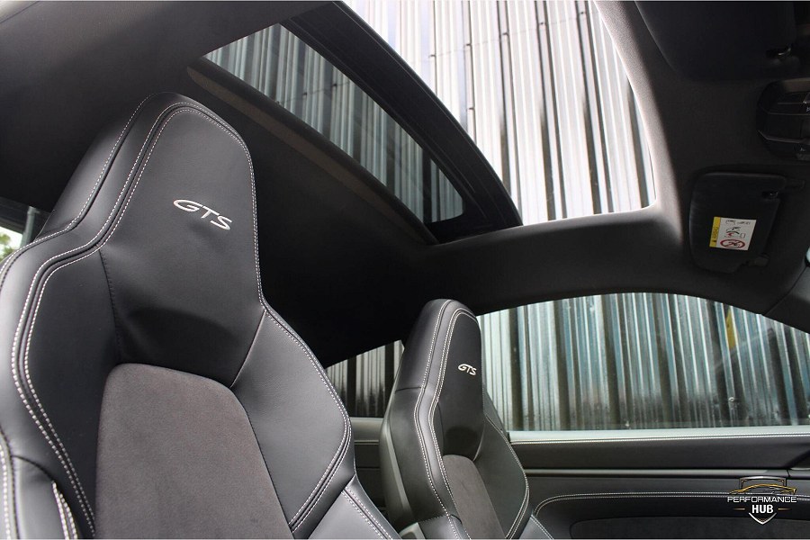 2023 Porsche 911 photo 9