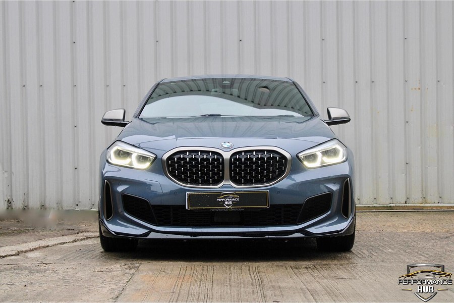 BMW 1 Series photo 2