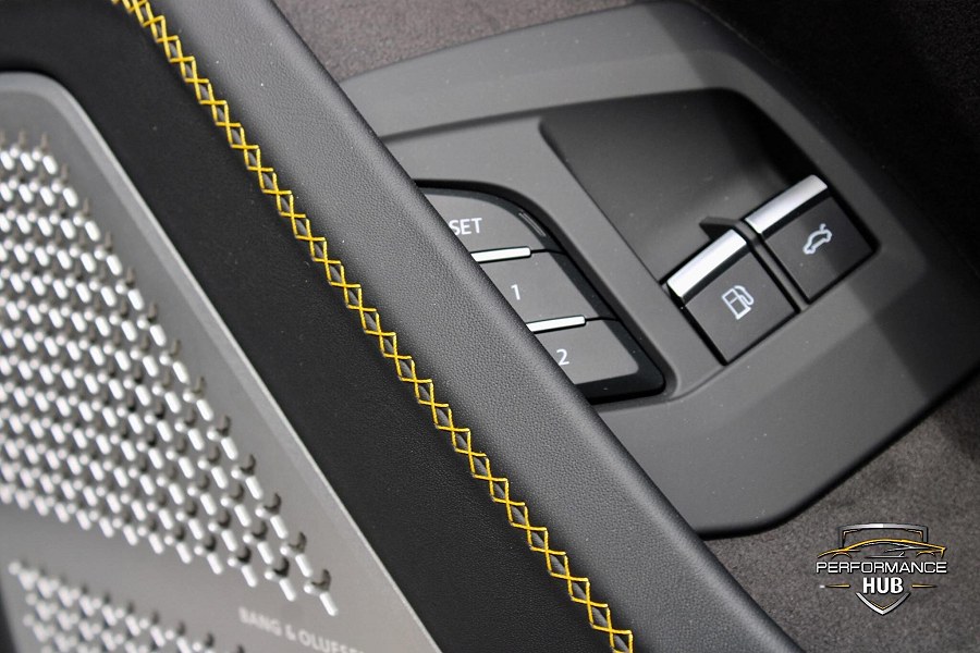 2025 Lamborghini Urus photo 12